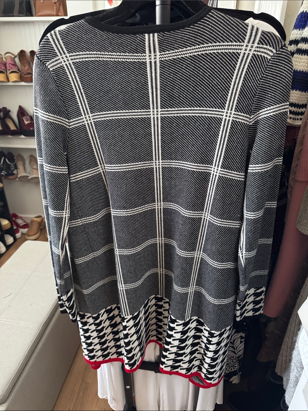 VENUS Black White & Red Plaid Cardigan with Houndstooth Cuffs and Hem SzM - Picture 5 of 6